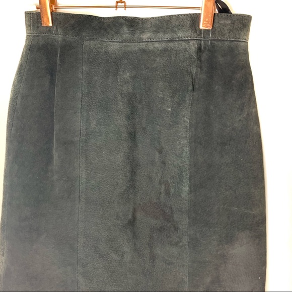 Vintage 80s EXPRESS Black Suede Skirt / Suede Leather Mini Skirt / 1980s Vintage - Picture 4 of 6